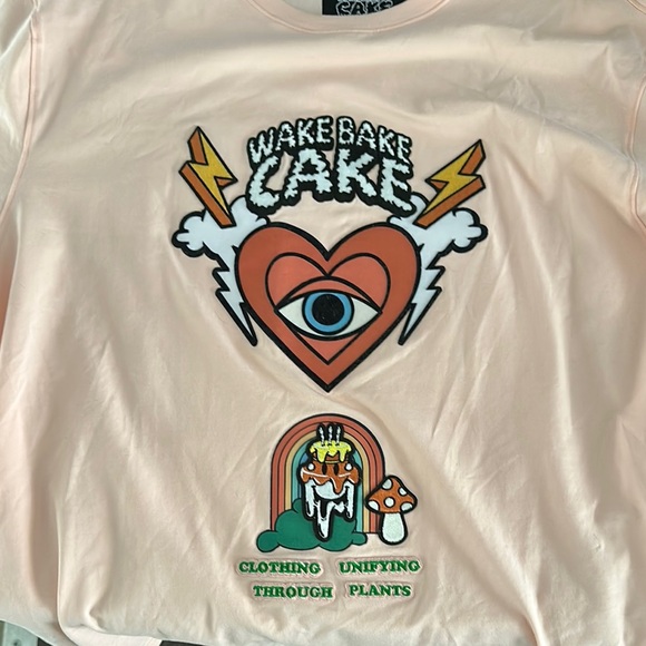 wedding cake Tops - Pink Short Sleeve Tee with Graphic Design